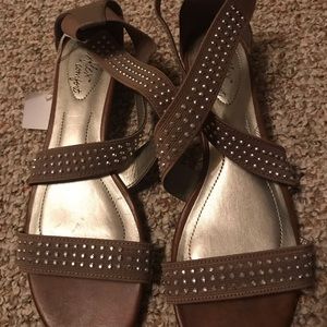 NWT Sandals